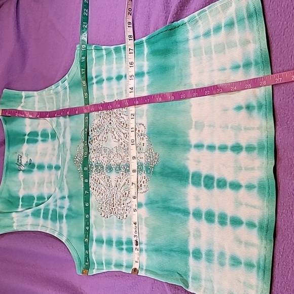 0711. EUC ~ Tie-Dye ~ Tank Top w/ Silver Embellishment ~ XL ~ 100% Cotton ~ - Picture 4 of 5
